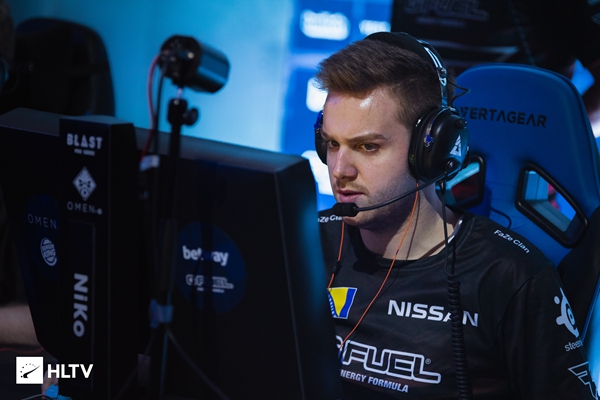 或类似节制 或类似节制