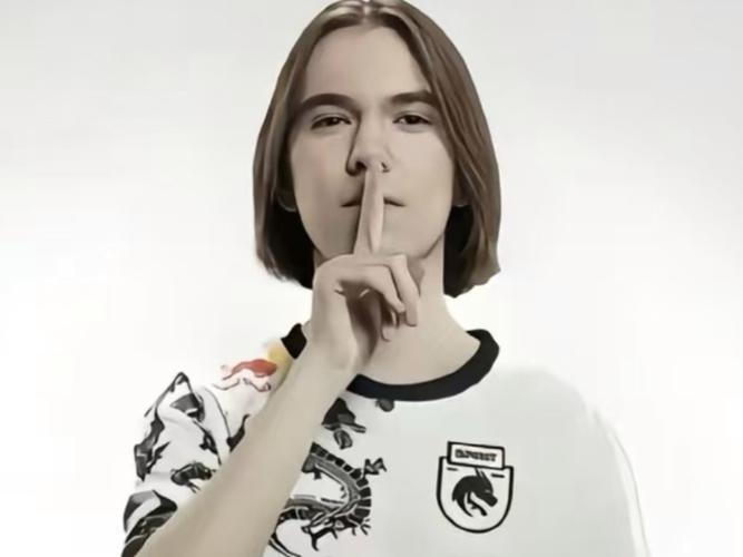 弱侧边卫的 弱侧边卫的